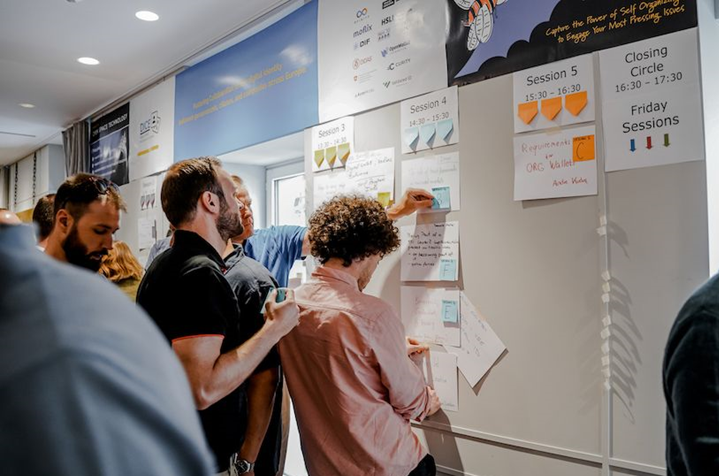 Agenda wall creation